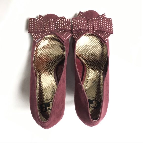 *New* Gianni Bini burgundy wedge heels ๐ - Picture 3 of 4